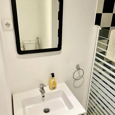 Tejo River View Classic Flat In Lisbons Historic Heart *