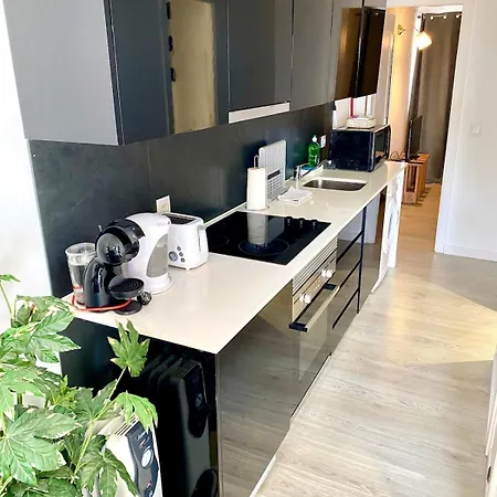 Tejo River View Classic Flat In Lisbons Historic Heart