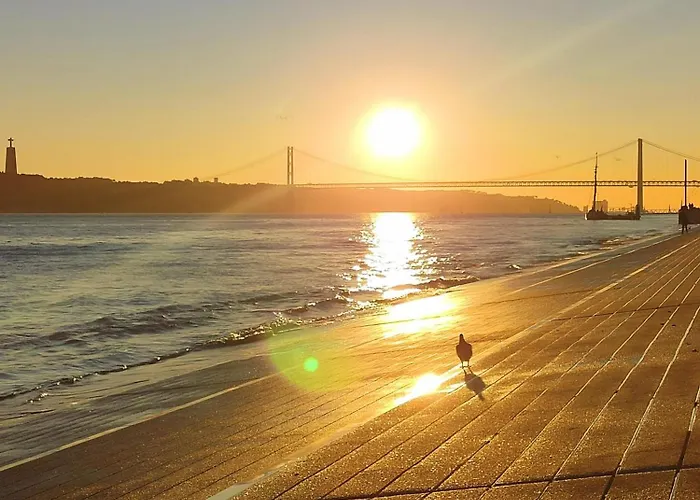 Διαμέρισμα Tejo River View Classic Flat In Lisbons Historic Heart