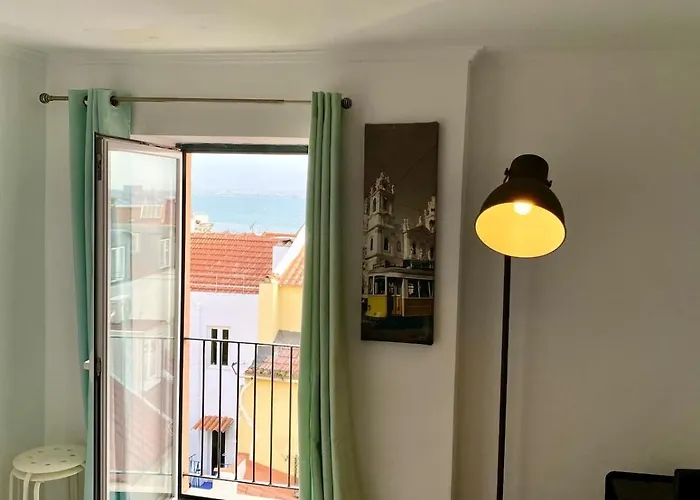 Διαμέρισμα Tejo River View Classic Flat In Lisbons Historic Heart *