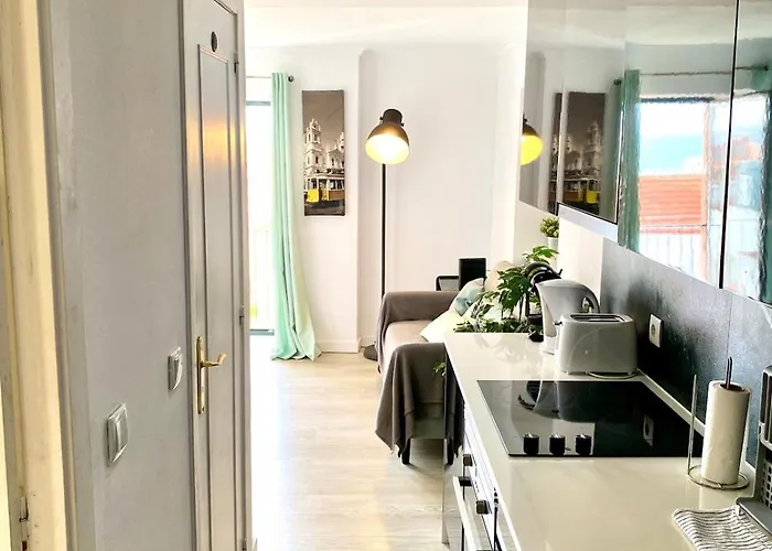 Tejo River View Classic Flat In Lisbons Historic Heart * Lisboa