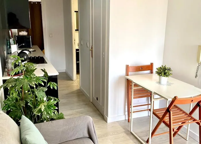 Tejo River View Classic Flat In Lisbons Historic Heart *