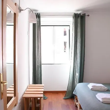 Tejo River View Classic Flat In Lisbons Historic Heart Лиссабон