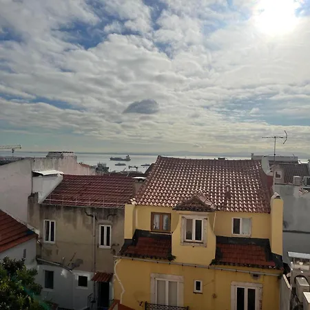 Апартаменты Tejo River View Classic Flat In Lisbons Historic Heart *