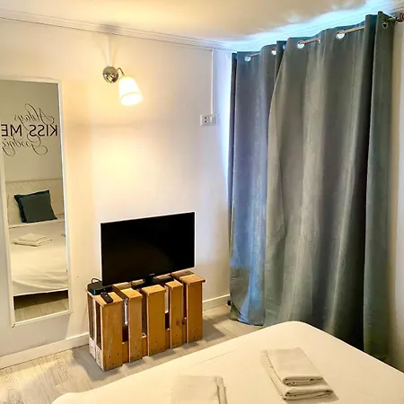 Tejo River View Classic Flat In Lisbons Historic Heart Appartamento *