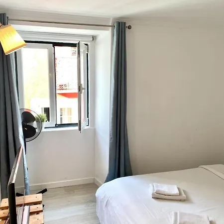 شقة Tejo River View Classic Flat In Lisbons Historic Heart *