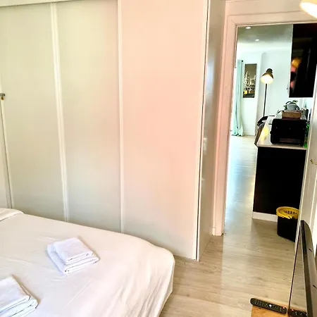 Tejo River View Classic Flat In Lisbons Historic Heart Appartamento Lisbona