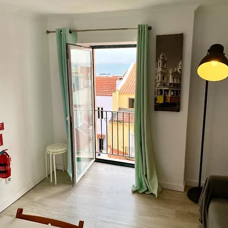 شقة Tejo River View Classic Flat In Lisbons Historic Heart *