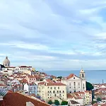 Tejo River View Classic Flat In Lisbons Historic Heart Daire *