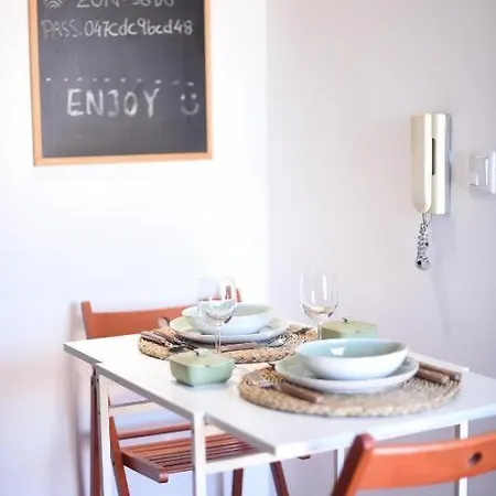 Tejo River View Classic Flat In Lisbons Historic Heart *